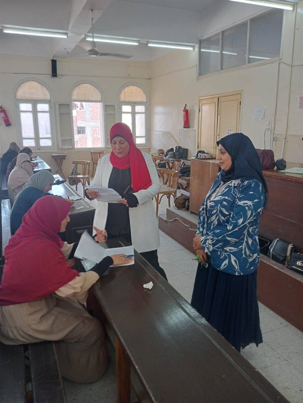 جانب من أعمال الامتحانات
