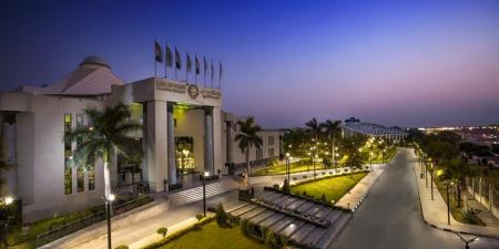 مجلس أمناء جامعة مصر للعلوم والتكنولوجيا يقرر تعيين الدكتورة إيمان أحمد عبد العزيز أمينا عاما للجامعة