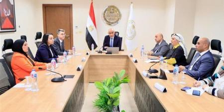 وزير التربية والتعليم يبحث دعم جهود التطوير مع وفد البنك الدولي