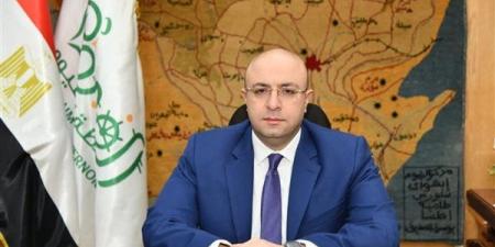 محافظ الفيوم يفتح ملف المخالفات ويحيل مسؤولين للنيابة