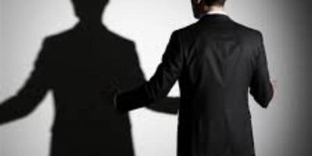 التحدث مع النفس.. فوائد غير متوقعة لصحة العقل